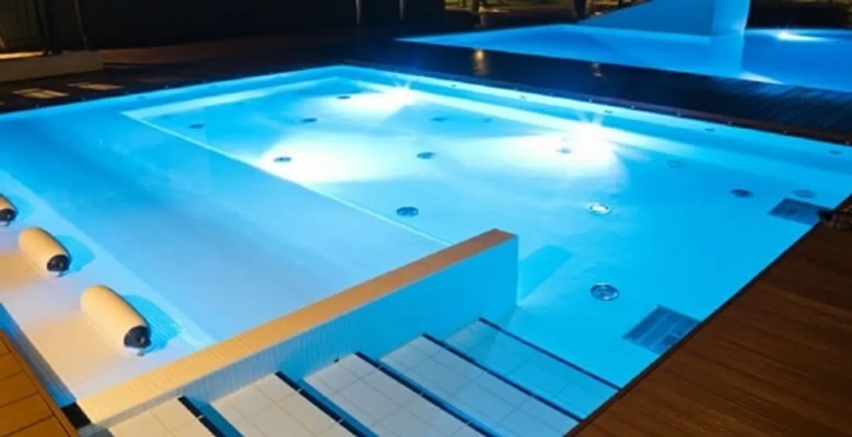 pool light installation and repair services providing modern illuminated pool lighting in Arlington, TX
